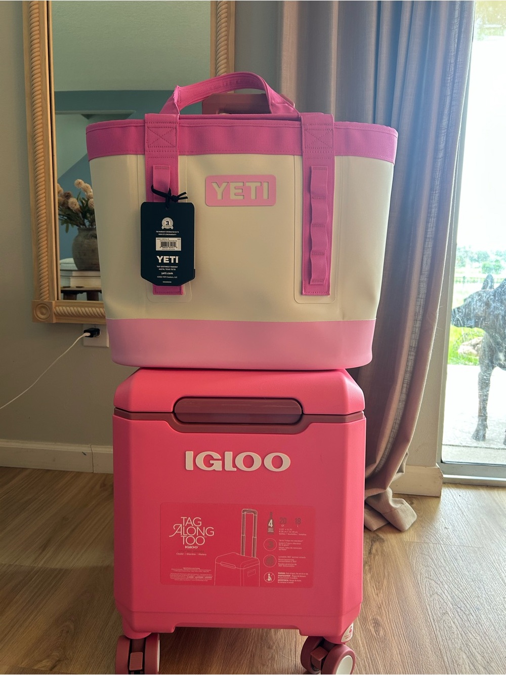 NWT Yeti pink/white Camino 35/ 20qt 360 tagalong Igloo cooler Pink